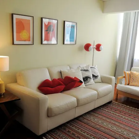 On Trendy Cousin Flat Lisbon
