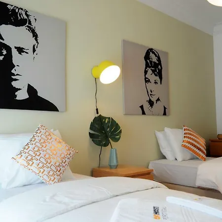 On Trendy Cousin Flat * Lisbon