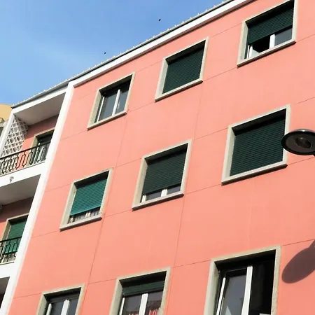On Trendy Cousin Flat Lisbon