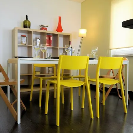 Apartment On Trendy Cousin Flat Lisbon