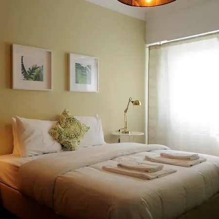 Apartment On Trendy Cousin Flat Lisbon